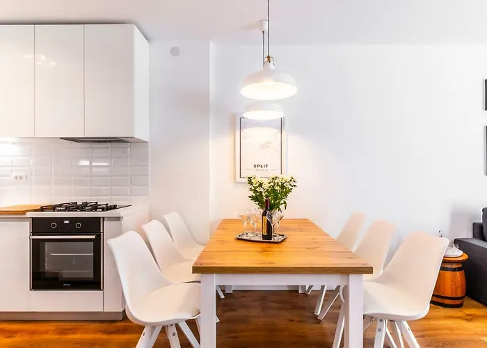 Apartment In Centre For 6