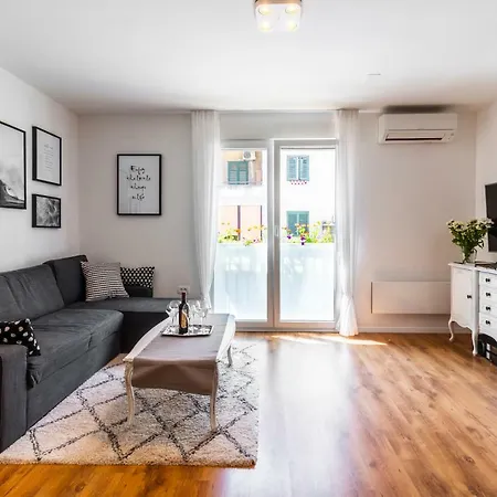 Apartment In Centre For 6 Split Exterior photo