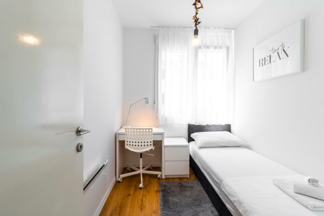 In Centre For 6 Apartmán