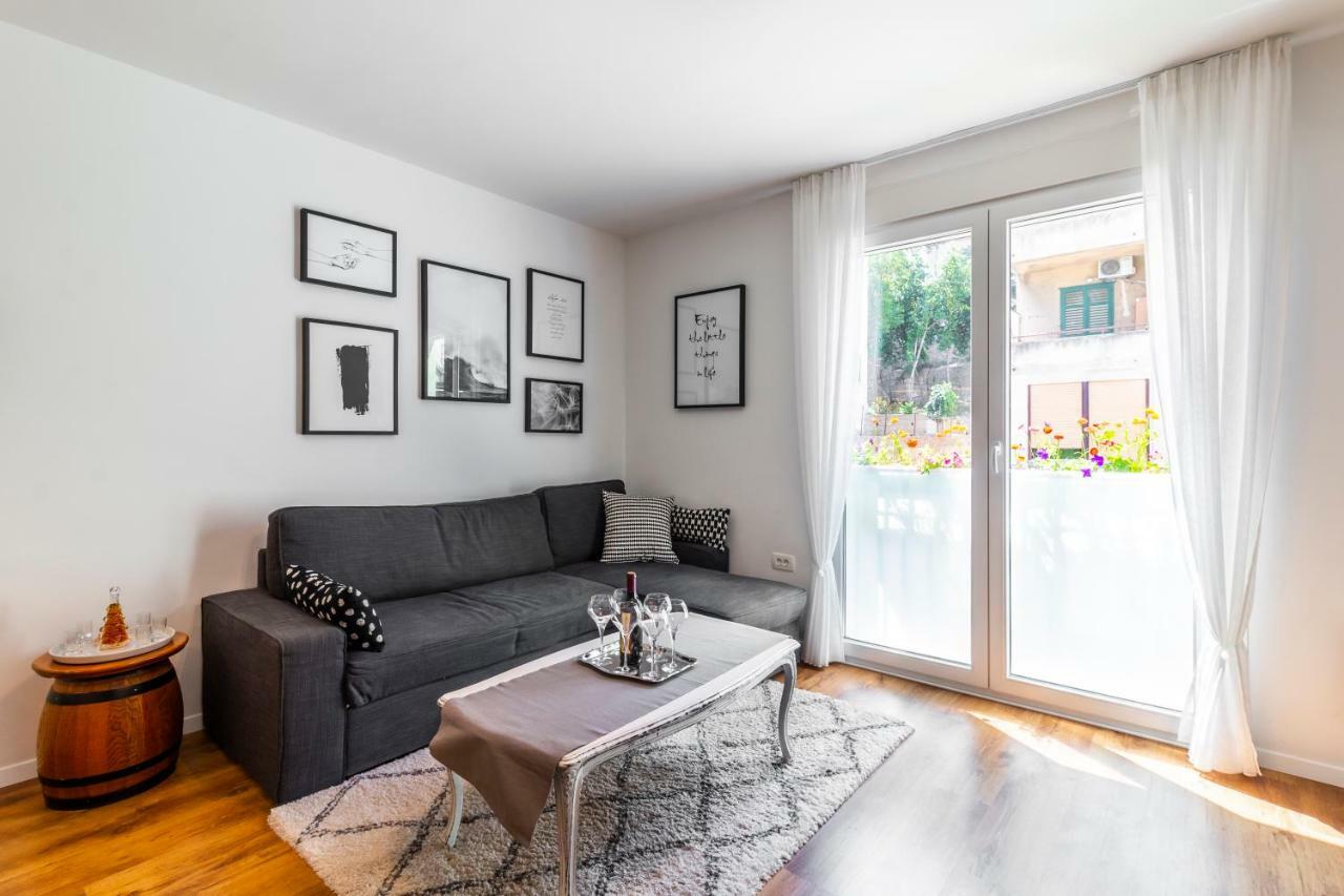 In Centre For 6 Apartmán